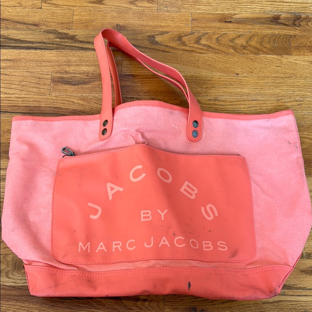 Marc Jacobs Pink Tote Bag with Vibrant Style